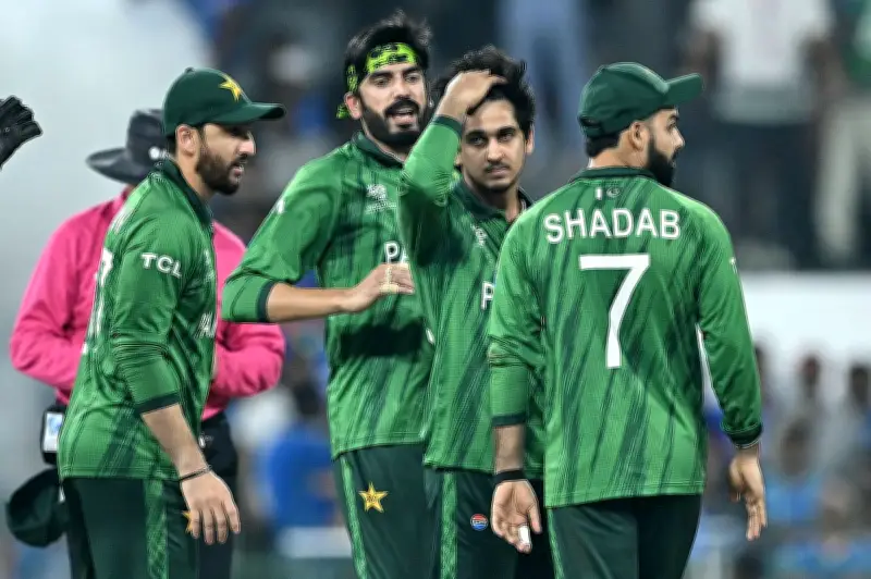 বিশ্বকাপে হতাশাজনক খেলার জন্য পাকিস্তানি ক্রিকেটারদের উপর আর্থিক জরিমানা