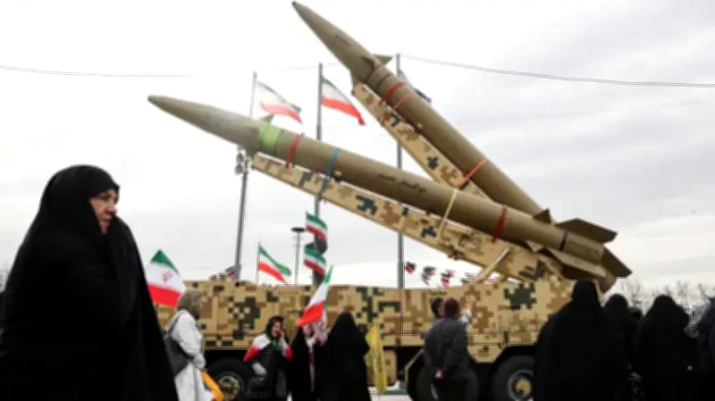 ইরানের প্রতিশোধের অস্ত্রভাণ্ডার: ক্ষেপণাস্ত্র, ড্রোন ও হরমুজ প্রণালির কৌশল