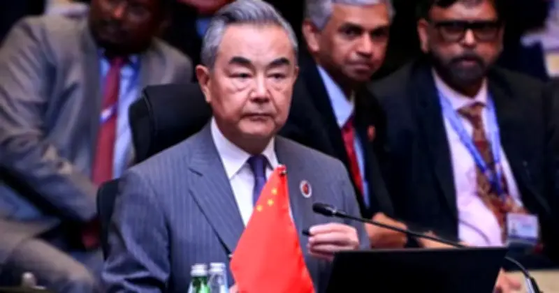 চীনের পররাষ্ট্রমন্ত্রী ওয়াং ই বললেন, আন্তর্জাতিক সম্পর্কে বলপ্রয়োগের বিরোধিতা করে চীন