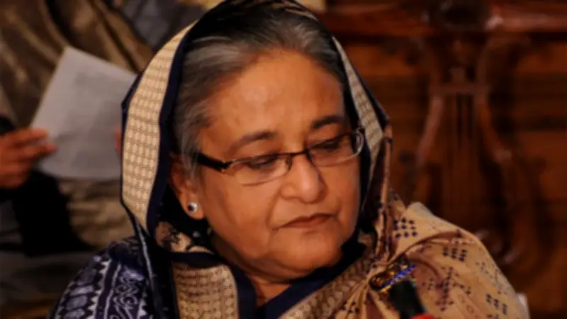 রাষ্ট্রদ্রোহ মামলার দ্রুত নিষ্পত্তি চান শেখ হাসিনা, নিরাপদে দেশে ফিরেছেন মুশফিক