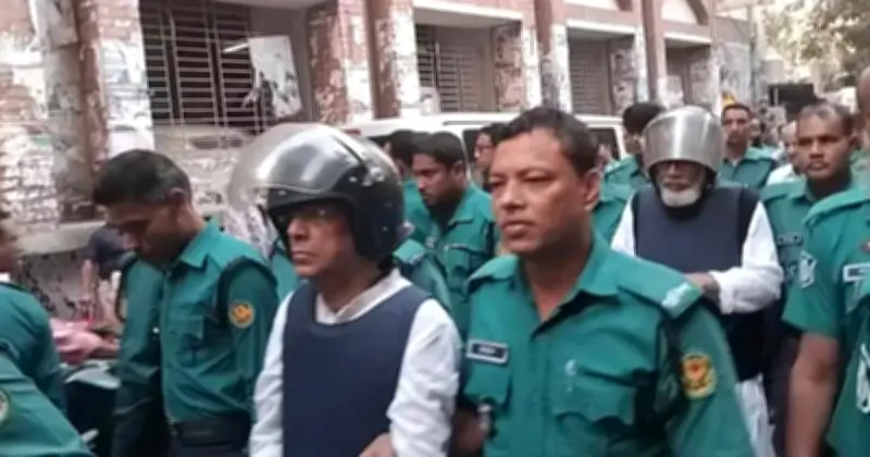 সাবেক আইনমন্ত্রী আনিসুল হক ও সহকারীকে গ্রেফতার দেখানো, চাঁদাবাজির মাধ্যমে ২৫ কোটি টাকা পাচারের অভিযোগ