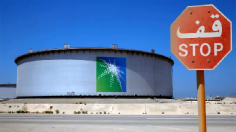 সৌদি তেল শোধনাগারে ইরানের ড্রোন হামলা ও ইসরায়েলে ক্ষেপণাস্ত্র হামলা: আঞ্চলিক উত্তেজনা বৃদ্ধি