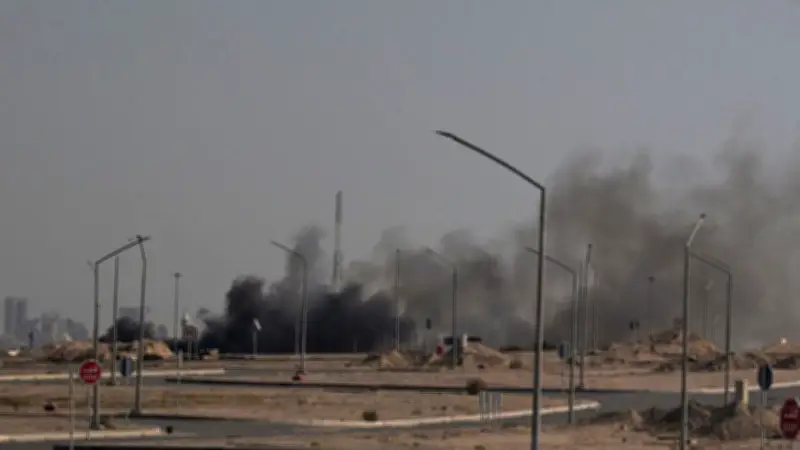 বহু মার্কিন যুদ্ধবিমান বিধ্বস্ত: কুয়েতের তেল শোধনাগারে ইরানি ড্রোন হামলা ও অন্যান্য সংবাদ