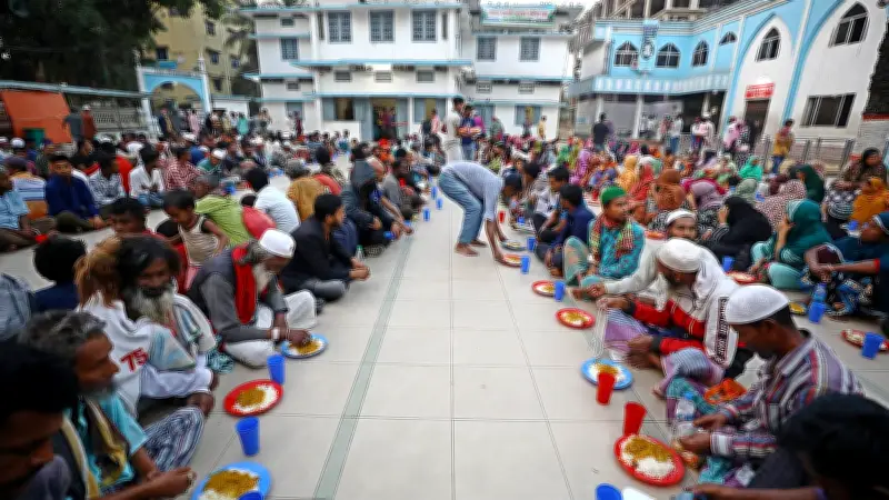 সিলেটের দরগাহে ইফতার আয়োজনে সম্প্রীতি ও সমতার বার্তা