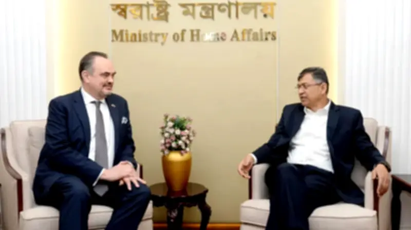 বৈশ্বিক উত্তেজনায় ঢাকায় মার্কিন দূতাবাস ও কূটনৈতিক এলাকায় নিরাপত্তা জোরদার