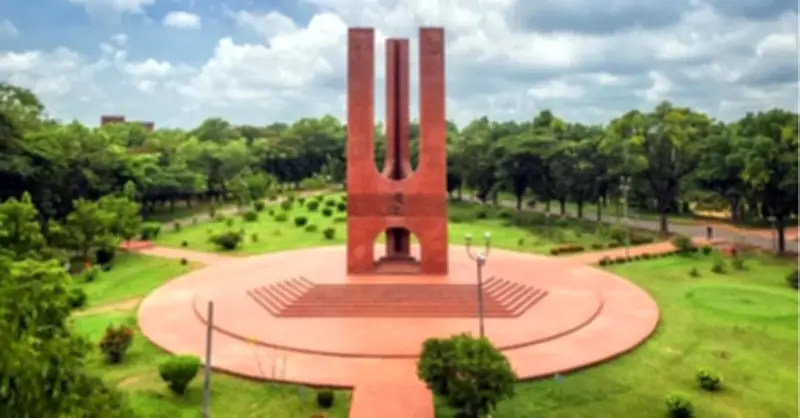 বাংলাদেশের অর্থনীতিতে রেমিট্যান্স প্রবাহের নতুন চিত্র: হ্রাসের কারণ ও সম্ভাবনা