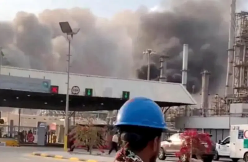 সৌদি তেল শোধনাগারে হামলায় বিশ্ব অর্থনীতিতে নেতিবাচক প্রভাব, জ্বালানি তেলের দাম ১৪ মাসের সর্বোচ্চ