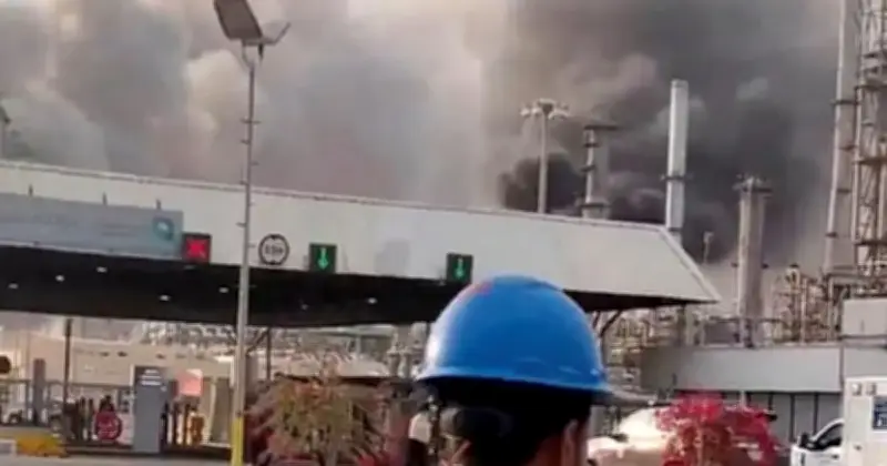 মধ্যপ্রাচ্যে ইরানের হামলায় জ্বালানি সংকট: তেল-গ্যাস উৎপাদন বন্ধ, বিশ্ববাজারে দাম ঊর্ধ্বমুখী