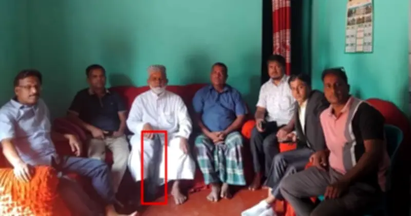 সীতাকুণ্ডে বিএনপি নেতার শটগান নিয়ে ছবি: সমালোচনায় আইনগত তদন্ত শুরু