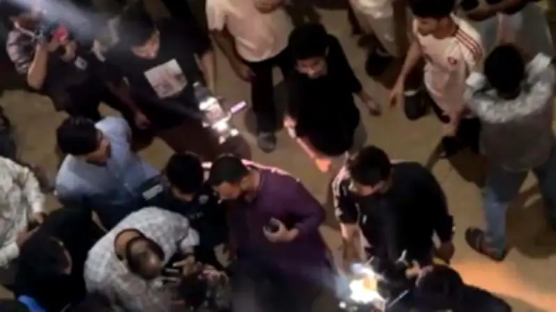 ইরান-ইসরায়েল যুদ্ধে উত্তেজনা, ঢাকায় সংঘর্ষে আহত ১৬, ঈদের টিকিট বিক্রি শুরু