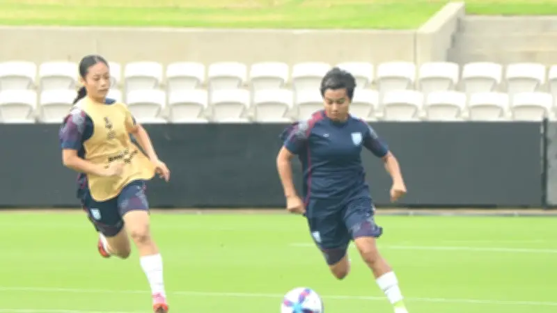 এশিয়ান কাপে বাংলাদেশ নারী ফুটবল দলের ঐতিহাসিক লড়াই: চীনের মুখোমুখি আজ