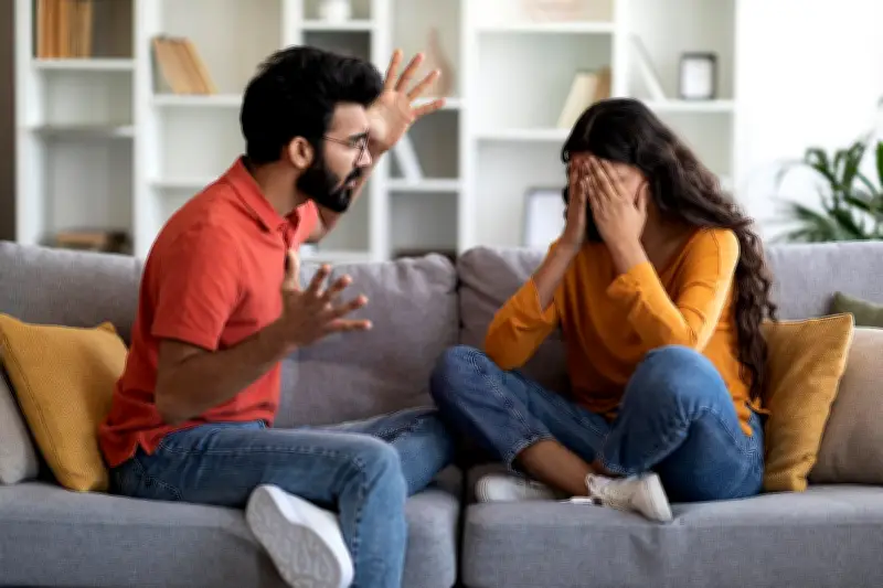 সুন্দর সঙ্গী থাকার পরও কেন চিটিং হয়? মনোবিদের বিশ্লেষণে ভেতরের অস্থিরতা ও অপূর্ণতা