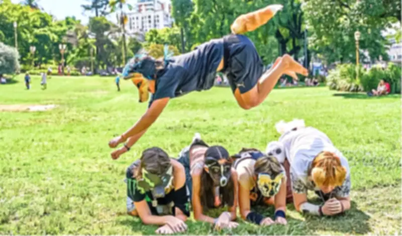 প্রাণীর মুখোশে কিশোর-কিশোরীদের জমায়েত: থেরিয়ানদের বৃহত্তম সমাবেশ আর্জেন্টিনায়