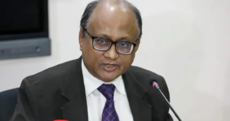 দুদকের চেয়ারম্যান মোহাম্মদ আবদুল মোমেন ও দুই কমিশনার পদত্যাগ করেছেন