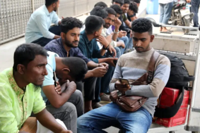 ঢাকা থেকে মধ্যপ্রাচ্যগামী ফ্লাইট বাতিল: যাত্রীদের চরম ভোগান্তি