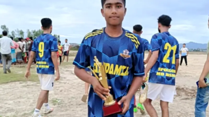 দমদমিয়া আলোর পাঠশালার সাবেক শিক্ষার্থী ফরিদুল আলমের স্বপ্ন: ফুটবলার হয়ে দেশের প্রতিনিধিত্ব