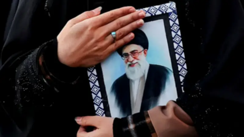 ইরানের সর্বোচ্চ নেতা খামেনি হত্যায় ইসরায়েল-যুক্তরাষ্ট্রের যৌথ অভিযান, বিশ্লেষকরা ভুল সিদ্ধান্ত বলছেন