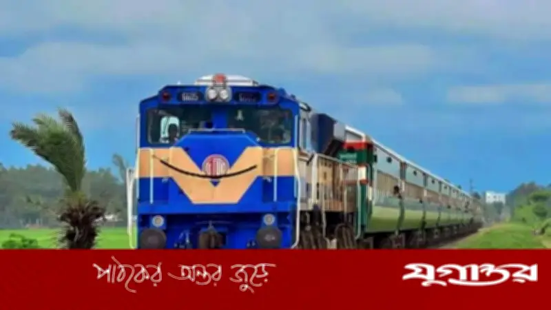 কক্সবাজারে ট্রেনে পাথর নিক্ষেপে রেল কর্মচারী আহত, মাথায় ১০ সেলাই