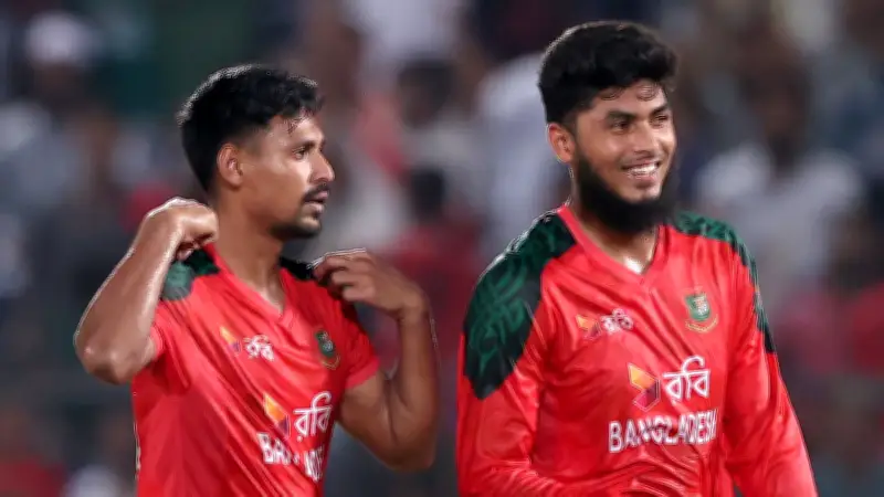 দ্য হানড্রেড নিলামে বাংলাদেশের দুর্লভ সাফল্য: মোস্তাফিজ ও রিশাদ নির্বাচিত