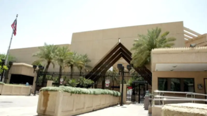 মধ্যপ্রাচ্যে ইরানের পাল্টা হামলা: সৌদি আরবে মার্কিন দূতাবাস ও বাহরাইনে ঘাঁটিতে আক্রমণ