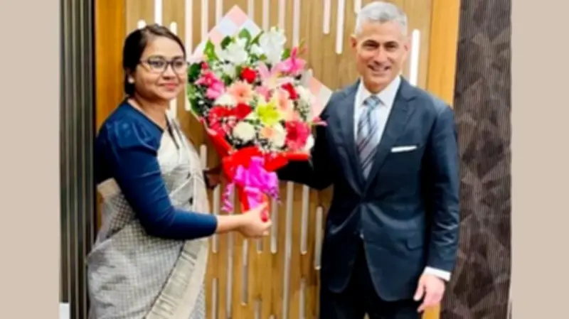 বাংলাদেশে অনলাইন শিক্ষার অগ্রগতি: ডিজিটাল প্ল্যাটফর্মের মাধ্যমে শিক্ষার নতুন দিগন্ত