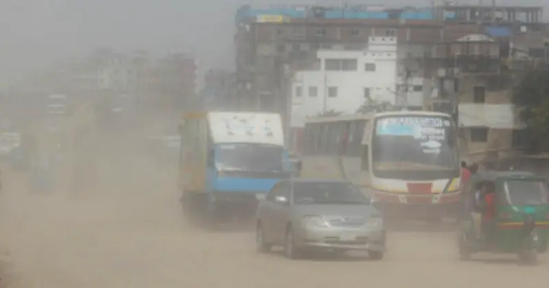 বসন্তেও ঢাকার বাতাসের মান অবনতি, আজ 'চরম অস্বাস্থ্যকর' অবস্থায়