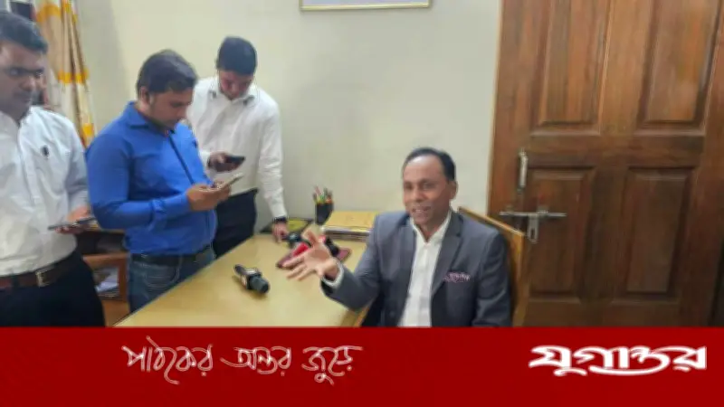 ভূমি প্রতিমন্ত্রীর আকস্মিক পরিদর্শনে তালাবদ্ধ অফিস, কর্মকর্তা-কর্মচারী অনুপস্থিত