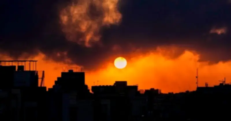 সৌদি আরবের আকাশসীমায় ক্রুজ মিসাইল ও ড্রোন হামলা প্রতিহত, ইরানের ভূমিকা নিয়ে জল্পনা