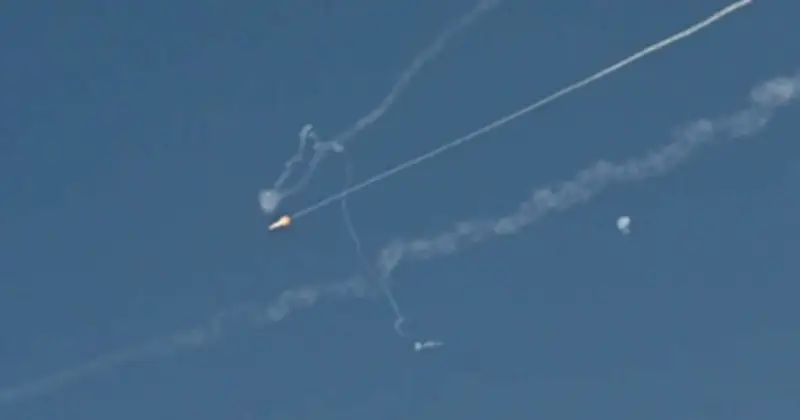 সৌদি আরবের আকাশ প্রতিরক্ষা ব্যবস্থা ৯টি ড্রোন ও দুটি ক্ষেপণাস্ত্র ধ্বংস করেছে