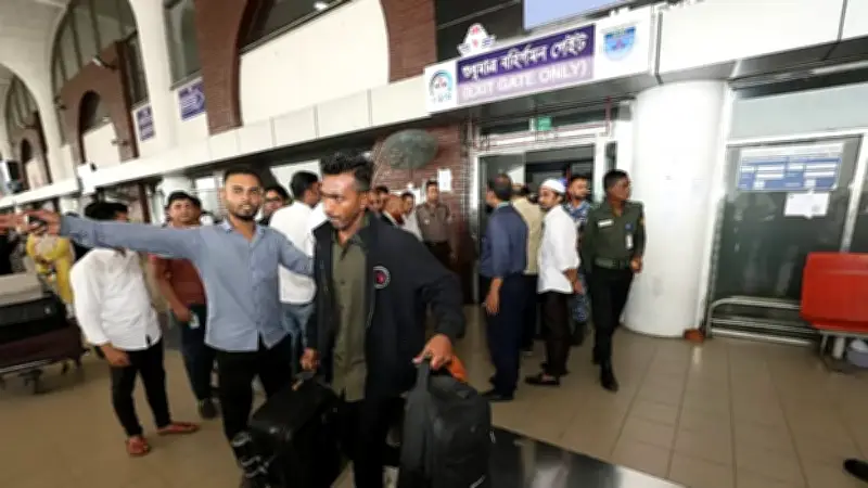 মধ্যপ্রাচ্যে যুদ্ধ: প্রবাসী কর্মী পাঠানো স্থবির, প্রবাসী আয়ে ধাক্কার আশঙ্কা