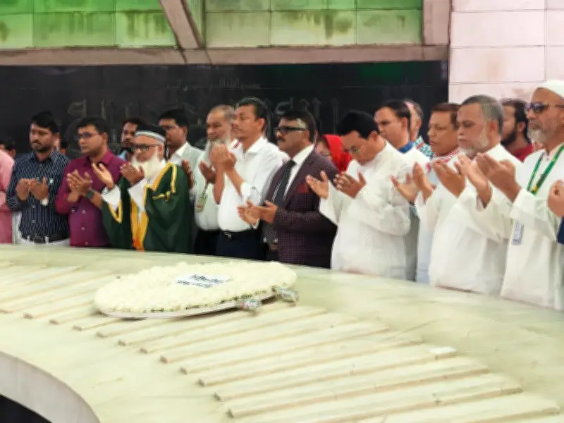 চিফ হুইপ নূরুল ইসলাম ও ছয় হুইপ জিয়াউর রহমান ও খালেদা জিয়ার কবরে শ্রদ্ধা নিবেদন