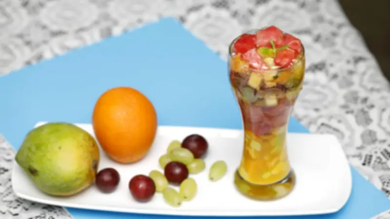 ফ্রুট পাঞ্চ রেসিপি: গরমে সতেজতা দেবে সুস্বাদু ফলের পানীয়