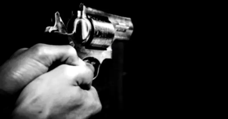 খুলনার লবণচরায় সন্ত্রাসীদের গুলিতে রিকশাচালক গুরুতর আহত, পুলিশের অভিযান চলছে