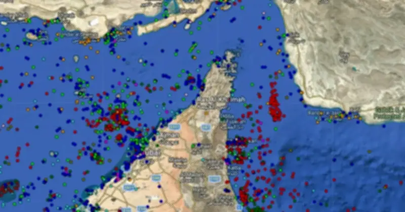 হরমুজ প্রণালীতে ২০ হাজার নাবিক আটক, বিশ্ববাণিজ্যে সংকটের আশঙ্কা