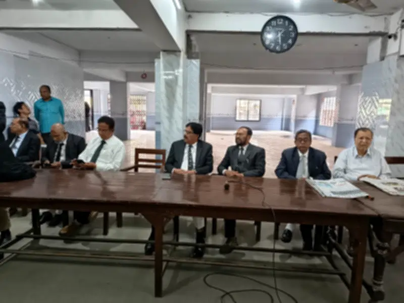 যশোর জেলা আইনজীবী সমিতির জরুরি বৈঠকে দুই বিচারকের আদালত বর্জনের সিদ্ধান্ত