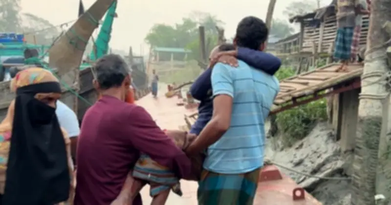 বঙ্গোপসাগরে মাছ ধরাকে কেন্দ্র করে জেলে সংঘর্ষ: আহত ৪, নিখোঁজ ২