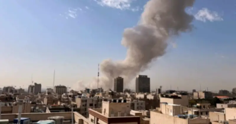 ইরানের প্রশংসা: যুদ্ধে সৌদি আরবের ভূমিকা ও আকাশসীমা ব্যবহারে নিষেধাজ্ঞা