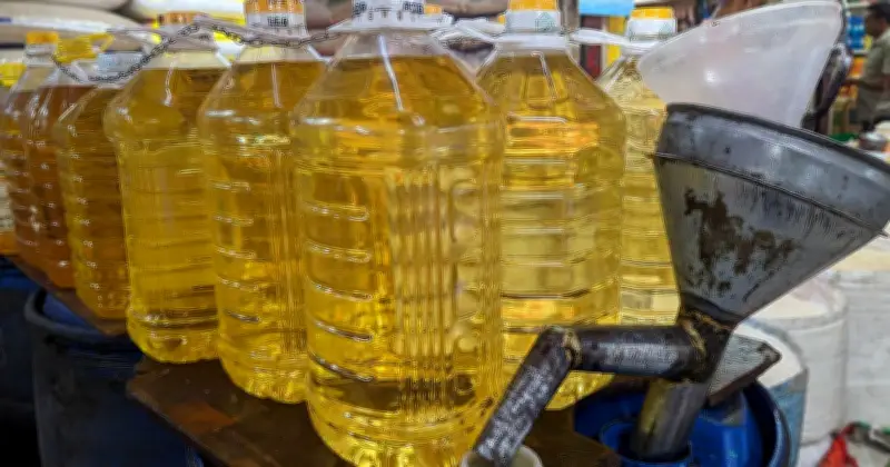 রমজানে রাজধানীর বাজারে তিন নিত্যপণ্যের দাম বেড়েছে, কমেছে চাল-পেঁয়াজ