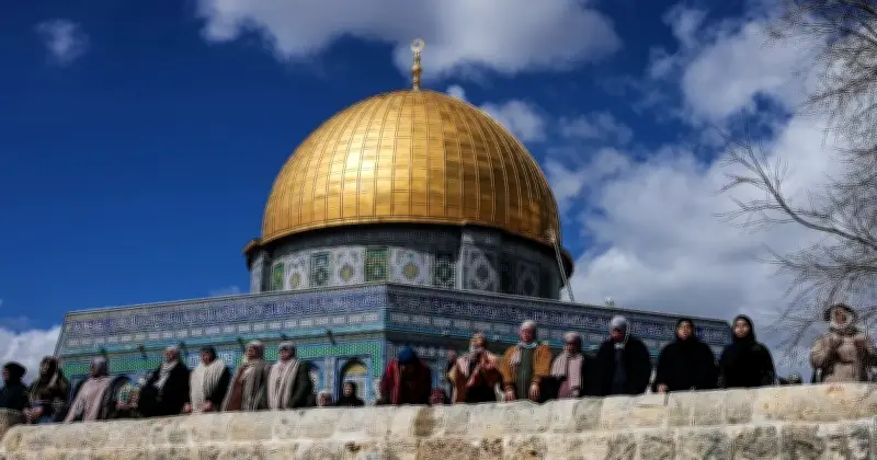ইসরায়েলের নিষেধাজ্ঞায় আল-আকসা মসজিদে জুমার নামাজ বাতিল, উত্তেজনা তীব্র