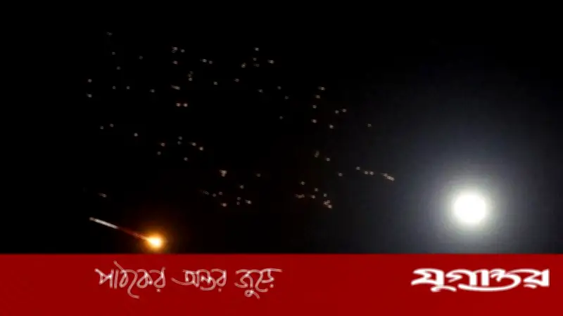 ইরানের ক্ষেপণাস্ত্র হামলায় তেল আবিবে ধারাবাহিক বিস্ফোরণ, হতাহতের খবর নেই