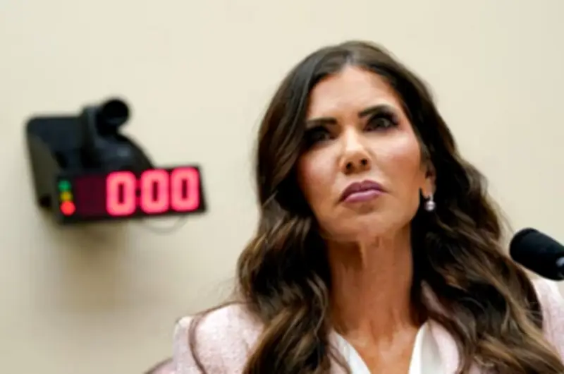 ট্রাম্পের মন্ত্রী ক্রিস্টি নোয়েমের বরখাস্ত, অভিবাসন নীতি পুনর্বিন্যাসের ইঙ্গিত