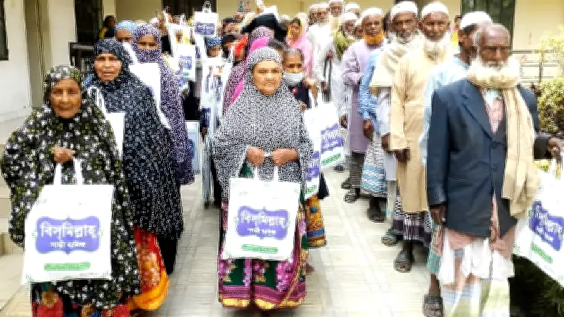 ঈদ উপহার ও বয়স্ক ভাতা পেলেন ৭৯ জন নারী-পুরুষ, সেলাই প্রশিক্ষণেও চলছে কার্যক্রম