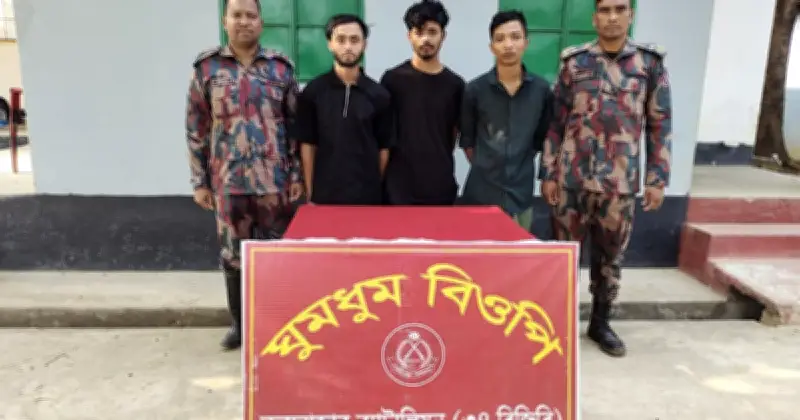 আরাকান আর্মির হাত থেকে উদ্ধার: তিন বাংলাদেশি বিজিবির কাছে ফিরলেন