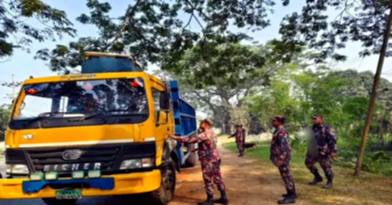 জ্বালানি তেল পাচার রোধে যশোর সীমান্তে বিজিবির কঠোর নজরদারি ও টহল জোরদার