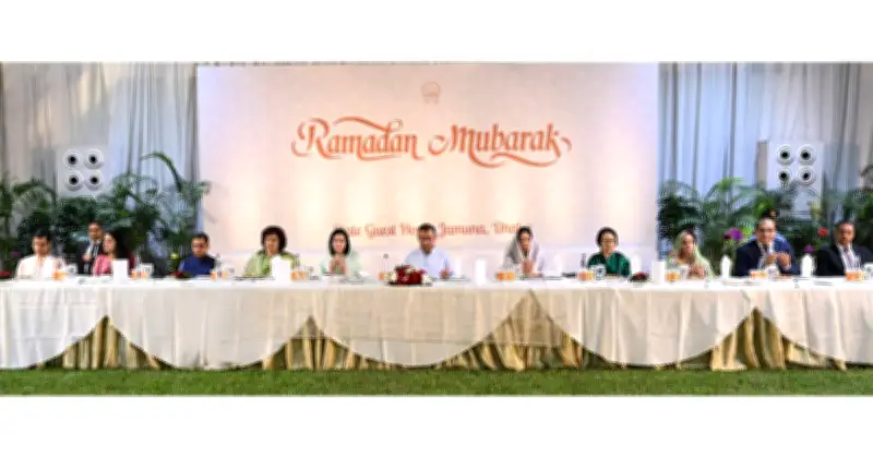 সার্ক পুনর্জীবনের উদ্যোগ: প্রধানমন্ত্রীর ইফতারে মিলিত আঞ্চলিক কূটনীতিকরা