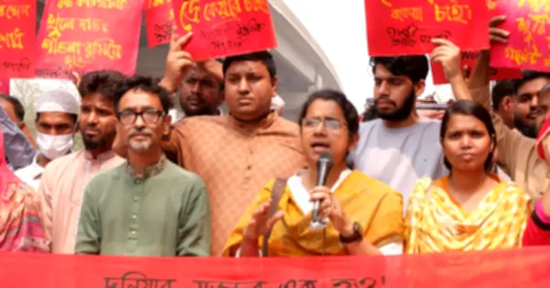 গার্মেন্ট শ্রমিকদের দাবি: সময়মতো বেতন-বোনাস, বন্ধ কারখানা চালু ও নারী নিরাপত্তা নিশ্চিত করুন