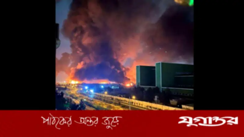 ইসরাইলের হামলায় তেহরানের মেহরাবাদ বিমানবন্দরে আগুনের লেলিহান শিখা