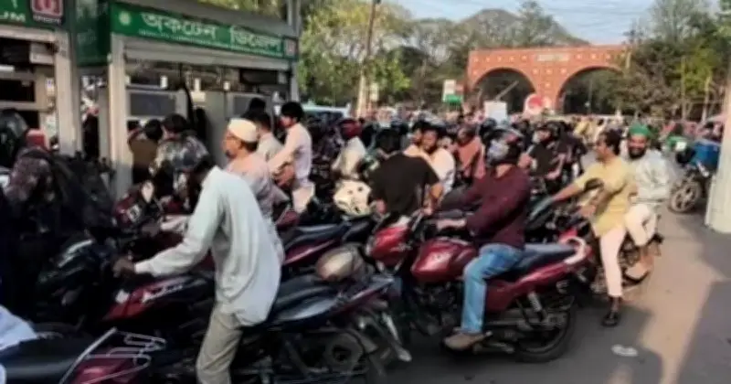 দেশজুড়ে পেট্রোল সংকট: পাম্পে উপচে পড়া ভিড়, তেল না পেয়ে ফিরছেন চালকরা