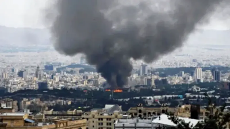 মধ্যপ্রাচ্যে উত্তেজনা: ইরানে হামলা, সৌদি তেলখনি বন্ধ, মার্কিন অস্ত্র বিক্রি অনুমোদন