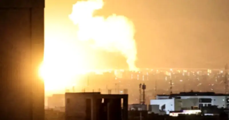 ইরানের ইসফাহানে মার্কিন-ইসরায়েলি হামলায় নিহত আটজন, ক্ষতিগ্রস্ত বাড়ি